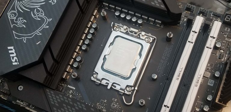 Intel i9-12900k vs i7-12700k